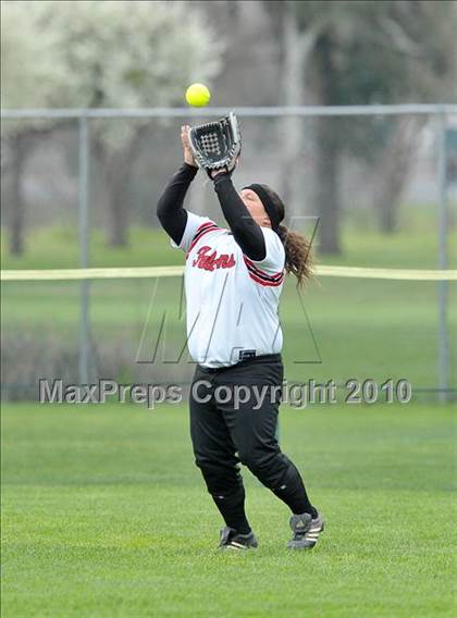 Thumbnail 2 in Fairfield vs. Righetti (Victory Pre-Season Tournament) photogallery.