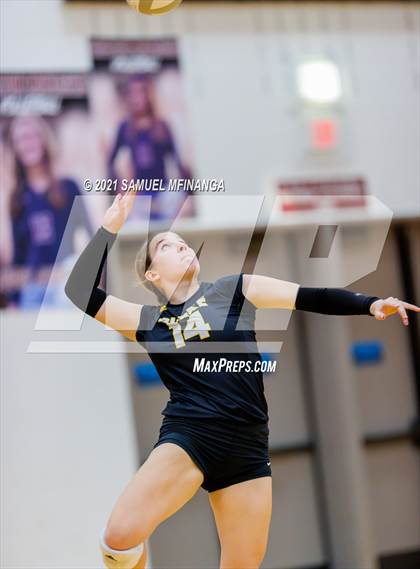Thumbnail 3 in Burke vs. Omaha South photogallery.