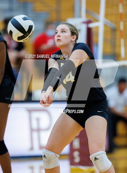Thumbnail 3 in Burke vs. Omaha South photogallery.