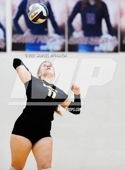 Thumbnail 3 in Burke vs. Omaha South photogallery.