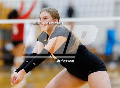 Thumbnail 3 in Burke vs. Omaha South photogallery.