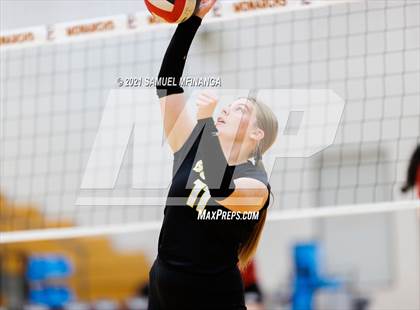 Thumbnail 3 in Burke vs. Omaha South photogallery.