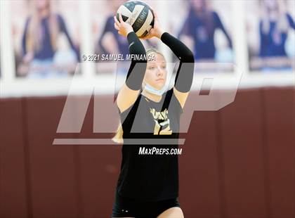 Thumbnail 2 in Burke vs. Omaha South photogallery.