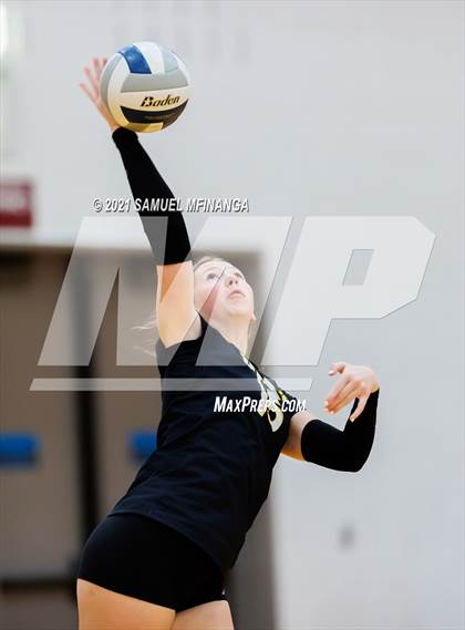 Thumbnail 3 in Burke vs. Omaha South photogallery.