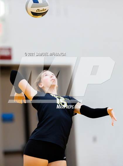 Thumbnail 2 in Burke vs. Omaha South photogallery.
