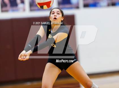 Thumbnail 3 in Burke vs. Omaha South photogallery.