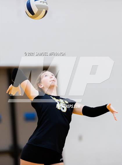 Thumbnail 2 in Burke vs. Omaha South photogallery.