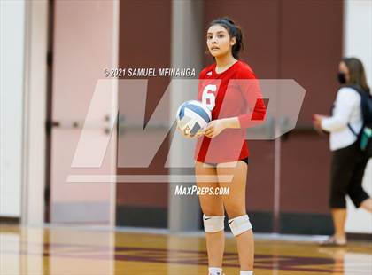 Thumbnail 3 in Burke vs. Omaha South photogallery.