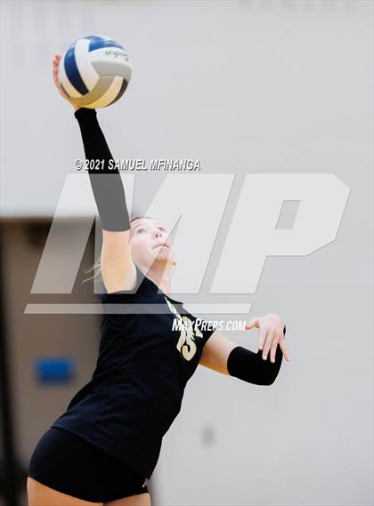 Thumbnail 3 in Burke vs. Omaha South photogallery.