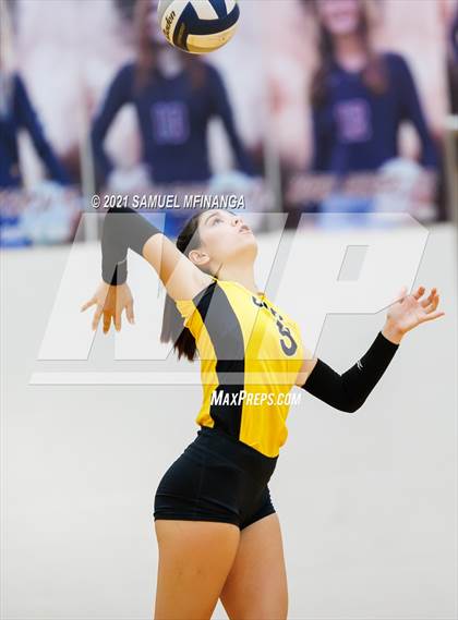 Thumbnail 2 in Burke vs. Omaha South photogallery.