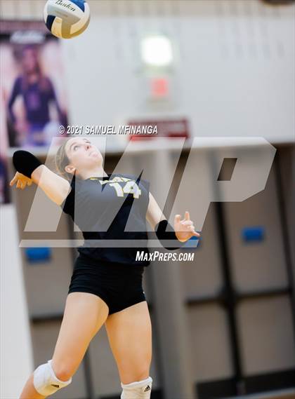 Thumbnail 1 in Burke vs. Omaha South photogallery.