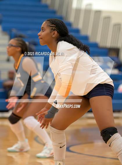 Thumbnail 2 in Cypress Ranch vs. Dawson (KISD/CFISD Tournament - Gold Final) photogallery.
