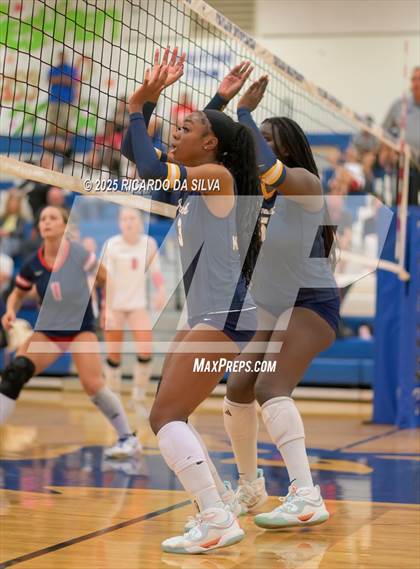 Thumbnail 3 in Cypress Ranch vs. Dawson (KISD/CFISD Tournament - Gold Final) photogallery.