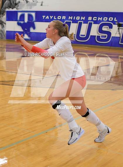 Thumbnail 3 in Cypress Ranch vs. Dawson (KISD/CFISD Tournament - Gold Final) photogallery.