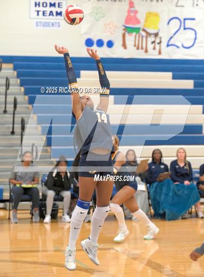 Thumbnail 3 in Cypress Ranch vs. Dawson (KISD/CFISD Tournament - Gold Final) photogallery.