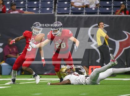 Thumbnail 1 in Clear Lake vs Summer Creek (UIL 6A Area Playoff) photogallery.