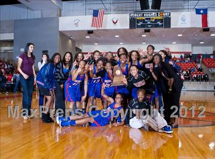 Thumbnail 2 in MacArthur vs. Duncanville (5A Region 1 Final) photogallery.