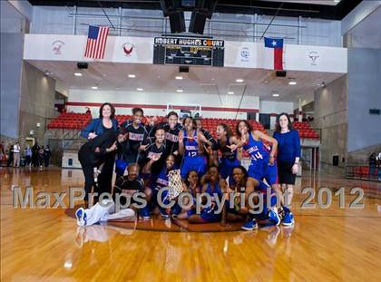Thumbnail 3 in MacArthur vs. Duncanville (5A Region 1 Final) photogallery.