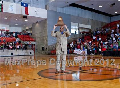 Thumbnail 1 in MacArthur vs. Duncanville (5A Region 1 Final) photogallery.