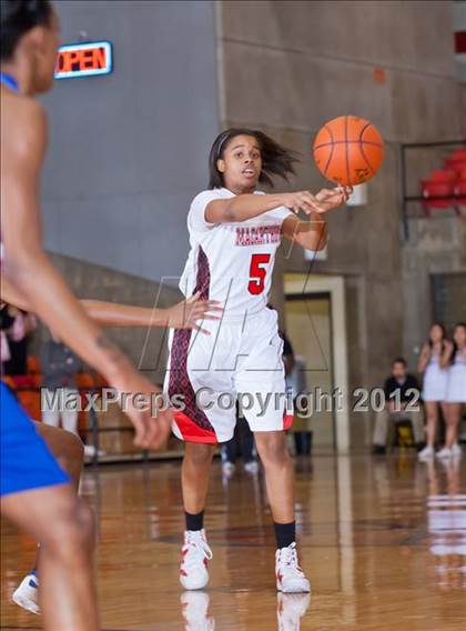 Thumbnail 2 in MacArthur vs. Duncanville (5A Region 1 Final) photogallery.