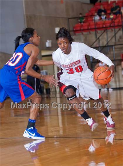 Thumbnail 1 in MacArthur vs. Duncanville (5A Region 1 Final) photogallery.