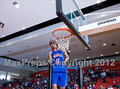 Thumbnail 2 in MacArthur vs. Duncanville (5A Region 1 Final) photogallery.