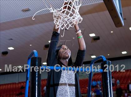 Thumbnail 3 in MacArthur vs. Duncanville (5A Region 1 Final) photogallery.