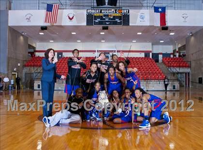 Thumbnail 1 in MacArthur vs. Duncanville (5A Region 1 Final) photogallery.