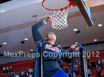 Thumbnail 1 in MacArthur vs. Duncanville (5A Region 1 Final) photogallery.