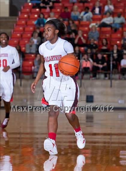 Thumbnail 1 in MacArthur vs. Duncanville (5A Region 1 Final) photogallery.