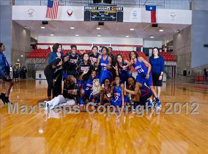 Thumbnail 2 in MacArthur vs. Duncanville (5A Region 1 Final) photogallery.