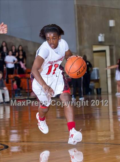 Thumbnail 1 in MacArthur vs. Duncanville (5A Region 1 Final) photogallery.
