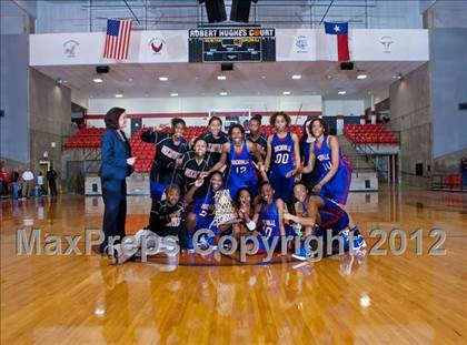 Thumbnail 3 in MacArthur vs. Duncanville (5A Region 1 Final) photogallery.