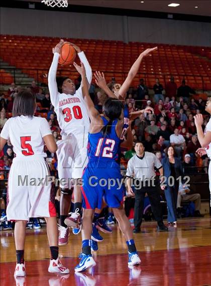 Thumbnail 3 in MacArthur vs. Duncanville (5A Region 1 Final) photogallery.
