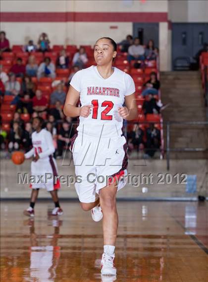 Thumbnail 1 in MacArthur vs. Duncanville (5A Region 1 Final) photogallery.