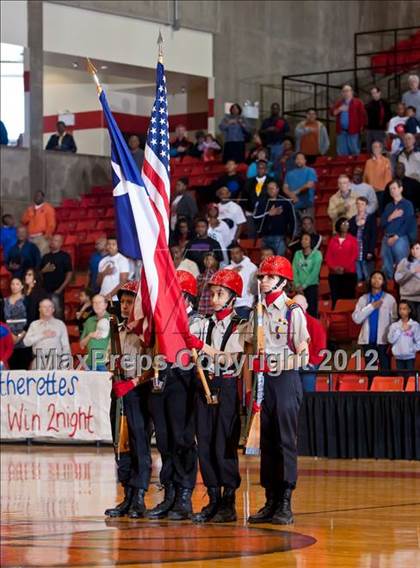 Thumbnail 1 in MacArthur vs. Duncanville (5A Region 1 Final) photogallery.