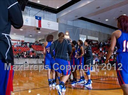 Thumbnail 3 in MacArthur vs. Duncanville (5A Region 1 Final) photogallery.