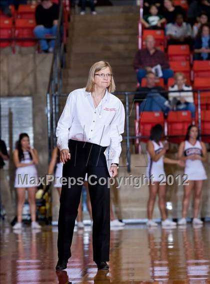 Thumbnail 3 in MacArthur vs. Duncanville (5A Region 1 Final) photogallery.