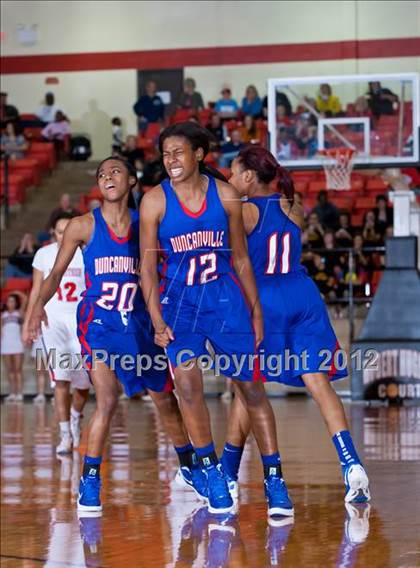 Thumbnail 3 in MacArthur vs. Duncanville (5A Region 1 Final) photogallery.