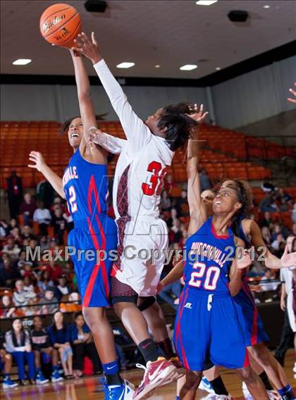 Thumbnail 2 in MacArthur vs. Duncanville (5A Region 1 Final) photogallery.