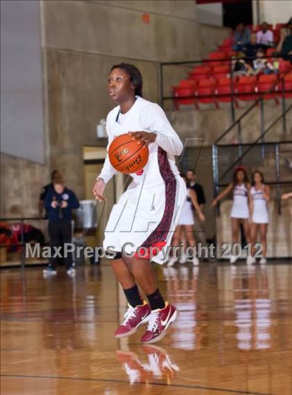 Thumbnail 2 in MacArthur vs. Duncanville (5A Region 1 Final) photogallery.