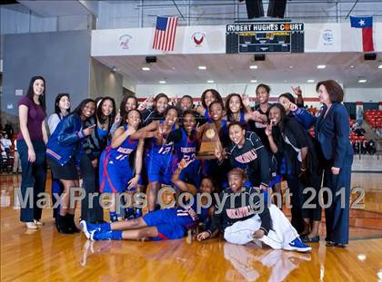 Thumbnail 1 in MacArthur vs. Duncanville (5A Region 1 Final) photogallery.