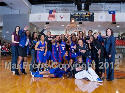 Thumbnail 3 in MacArthur vs. Duncanville (5A Region 1 Final) photogallery.