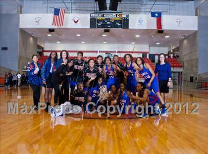 Thumbnail 3 in MacArthur vs. Duncanville (5A Region 1 Final) photogallery.