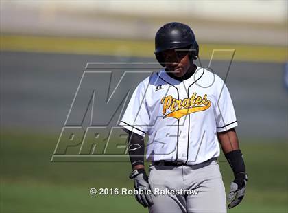 Thumbnail 1 in Crandall vs Gainesville photogallery.
