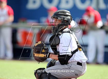 Thumbnail 1 in Crandall vs Gainesville photogallery.
