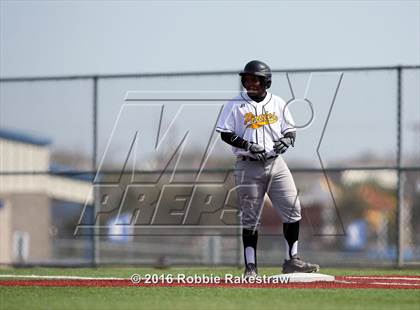 Thumbnail 1 in Crandall vs Gainesville photogallery.
