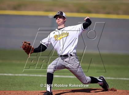Thumbnail 1 in Crandall vs Gainesville photogallery.