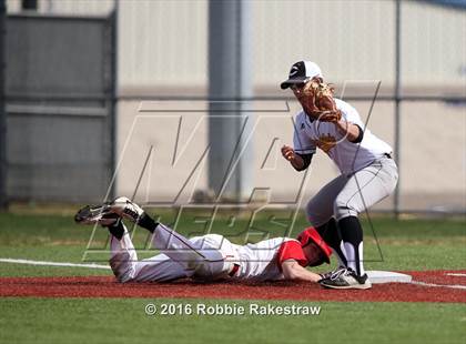 Thumbnail 1 in Crandall vs Gainesville photogallery.