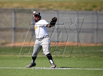 Thumbnail 1 in Crandall vs Gainesville photogallery.